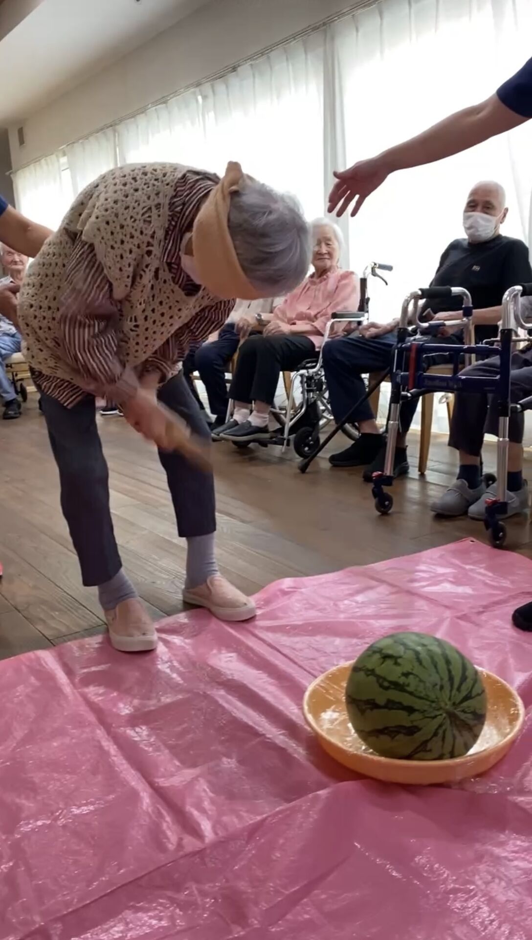 🍉夏の恒例イベント！ショートステイでスイカ割りを行いました！