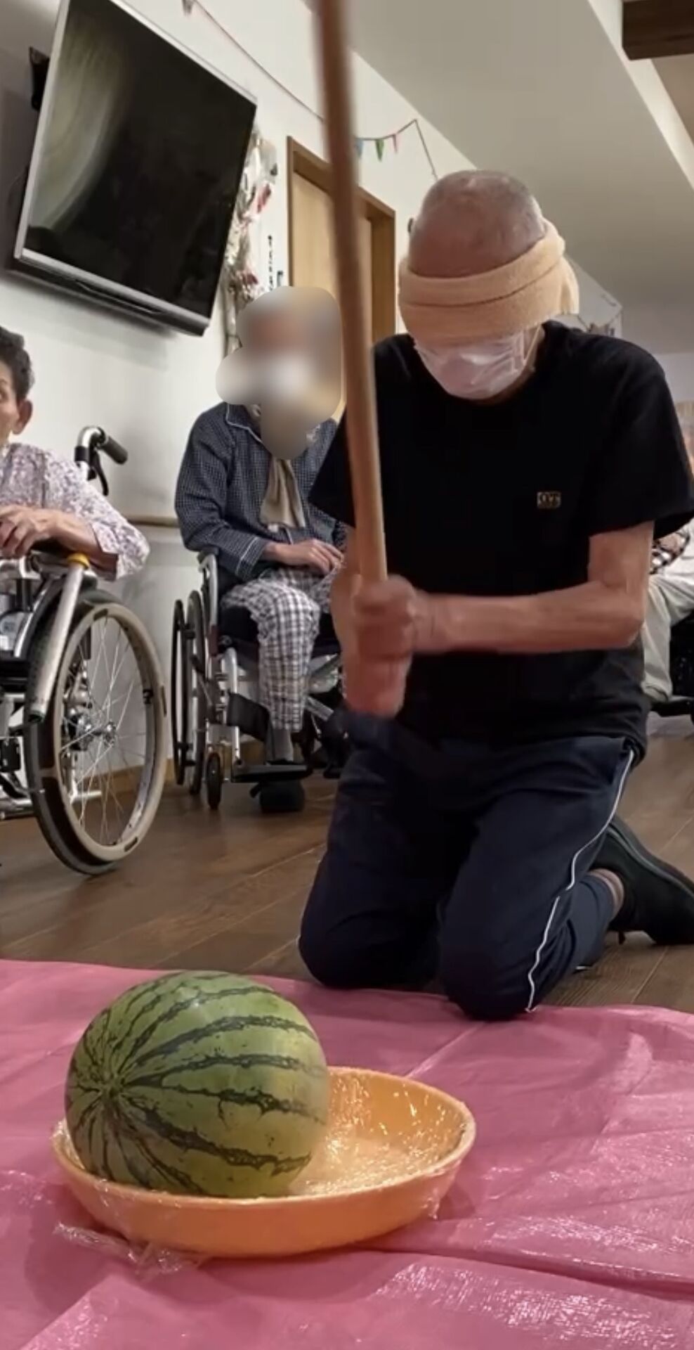 🍉夏の恒例イベント！ショートステイでスイカ割りを行いました！